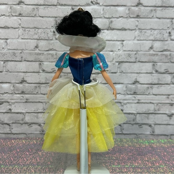 Disney PRINCESS SNOW WHITE Ballerina Disney Store Doll 2003 - Picture 5 of 12